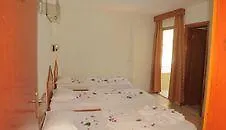 Ares אכסניה