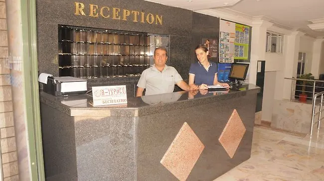 Ares קמר