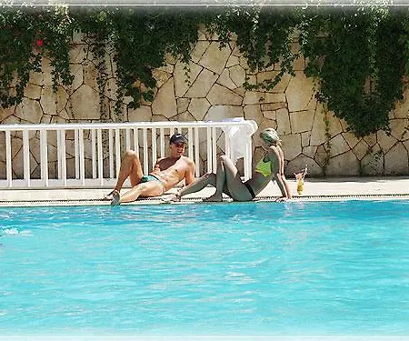 Hostel Ares Κεμέρ