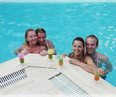 Hostel Ares Κεμέρ